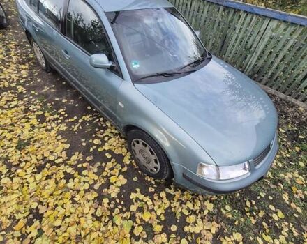 Зелений Фольксваген Пассат, об'ємом двигуна 1.6 л та пробігом 322 тис. км за 3500 $, фото 6 на Automoto.ua