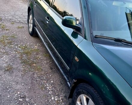 Зеленый Фольксваген Пассат, объемом двигателя 1.8 л и пробегом 325 тыс. км за 2250 $, фото 2 на Automoto.ua