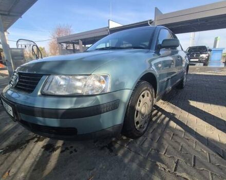 Зелений Фольксваген Пассат, об'ємом двигуна 1.6 л та пробігом 322 тис. км за 3500 $, фото 1 на Automoto.ua