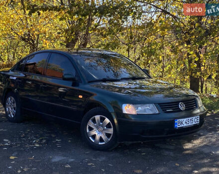 Зеленый Фольксваген Пассат, объемом двигателя 1.78 л и пробегом 375 тыс. км за 2550 $, фото 2 на Automoto.ua