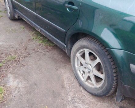 Зеленый Фольксваген Пассат, объемом двигателя 1.9 л и пробегом 467 тыс. км за 4200 $, фото 5 на Automoto.ua