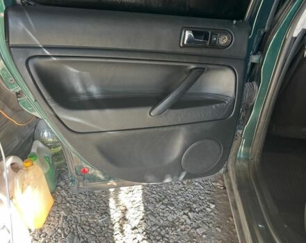 Зеленый Фольксваген Пассат, объемом двигателя 1.8 л и пробегом 425 тыс. км за 4400 $, фото 3 на Automoto.ua