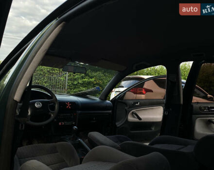 Зеленый Фольксваген Пассат, объемом двигателя 1.78 л и пробегом 375 тыс. км за 2650 $, фото 47 на Automoto.ua