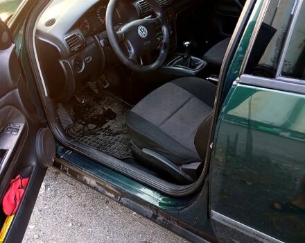 Зеленый Фольксваген Пассат, объемом двигателя 1.8 л и пробегом 325 тыс. км за 2250 $, фото 4 на Automoto.ua