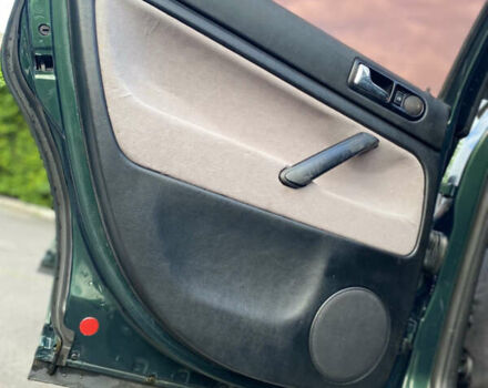 Зеленый Фольксваген Пассат, объемом двигателя 1.78 л и пробегом 375 тыс. км за 2550 $, фото 43 на Automoto.ua