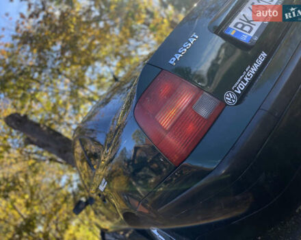 Зеленый Фольксваген Пассат, объемом двигателя 1.78 л и пробегом 375 тыс. км за 2650 $, фото 30 на Automoto.ua