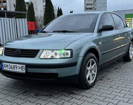 Зеленый Фольксваген Пассат, объемом двигателя 1.8 л и пробегом 279 тыс. км за 3800 $, фото 1 на Automoto.ua