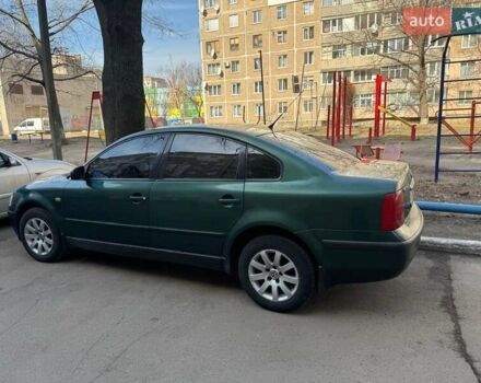 Зелений Фольксваген Пассат, об'ємом двигуна 1.58 л та пробігом 290 тис. км за 3800 $, фото 6 на Automoto.ua