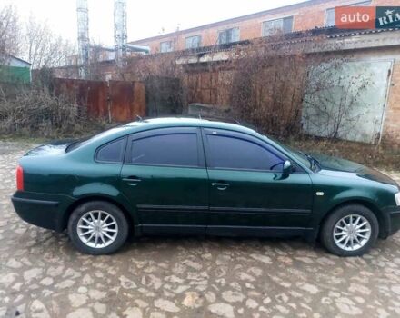 Зеленый Фольксваген Пассат, объемом двигателя 1.8 л и пробегом 298 тыс. км за 3500 $, фото 3 на Automoto.ua