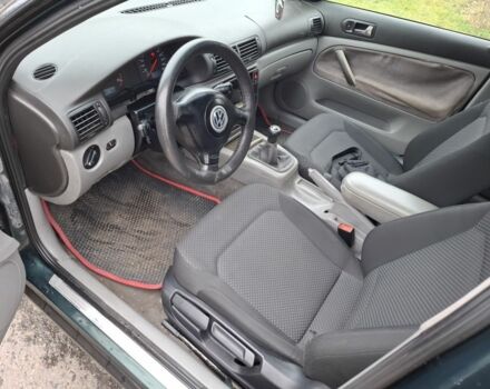 Зелений Фольксваген Пассат, об'ємом двигуна 1.6 л та пробігом 430 тис. км за 2350 $, фото 3 на Automoto.ua