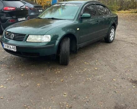 Зеленый Фольксваген Пассат, объемом двигателя 1.8 л и пробегом 425 тыс. км за 4400 $, фото 5 на Automoto.ua