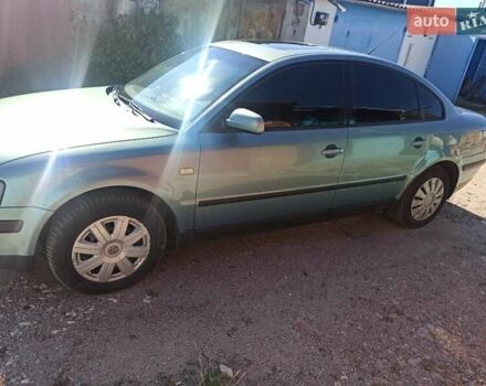 Зелений Фольксваген Пассат, об'ємом двигуна 1.6 л та пробігом 301 тис. км за 4000 $, фото 3 на Automoto.ua