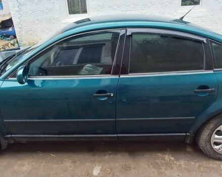 Зелений Фольксваген Пассат, об'ємом двигуна 1.8 л та пробігом 300 тис. км за 3150 $, фото 6 на Automoto.ua