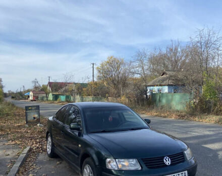 Зеленый Фольксваген Пассат, объемом двигателя 1.6 л и пробегом 425 тыс. км за 2750 $, фото 2 на Automoto.ua