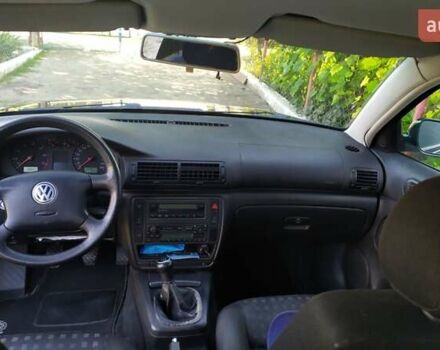 Зеленый Фольксваген Пассат, объемом двигателя 1.6 л и пробегом 229 тыс. км за 4900 $, фото 8 на Automoto.ua