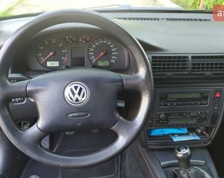 Зеленый Фольксваген Пассат, объемом двигателя 1.6 л и пробегом 229 тыс. км за 4900 $, фото 4 на Automoto.ua