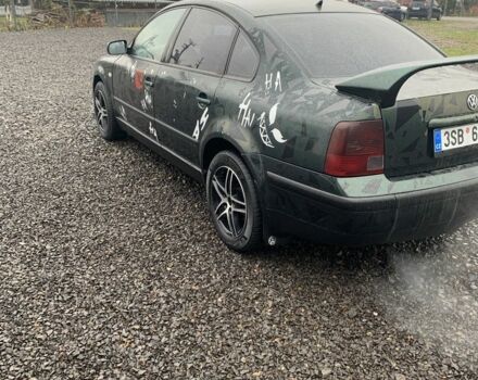 Зеленый Фольксваген Пассат, объемом двигателя 2 л и пробегом 200 тыс. км за 1550 $, фото 4 на Automoto.ua