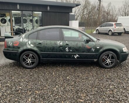 Зеленый Фольксваген Пассат, объемом двигателя 2 л и пробегом 200 тыс. км за 1550 $, фото 2 на Automoto.ua