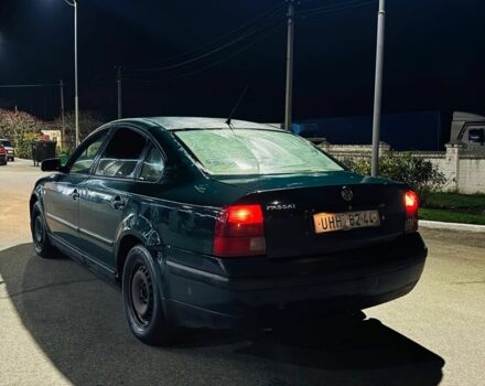 Зеленый Фольксваген Пассат, объемом двигателя 1.9 л и пробегом 321 тыс. км за 1250 $, фото 3 на Automoto.ua