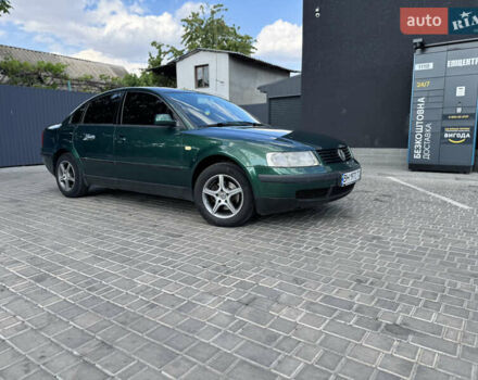 Зеленый Фольксваген Пассат, объемом двигателя 1.6 л и пробегом 296 тыс. км за 4100 $, фото 11 на Automoto.ua
