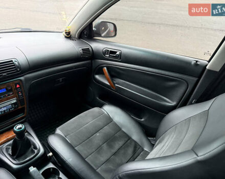 Зелений Фольксваген Пассат, об'ємом двигуна 1.8 л та пробігом 285 тис. км за 4499 $, фото 12 на Automoto.ua