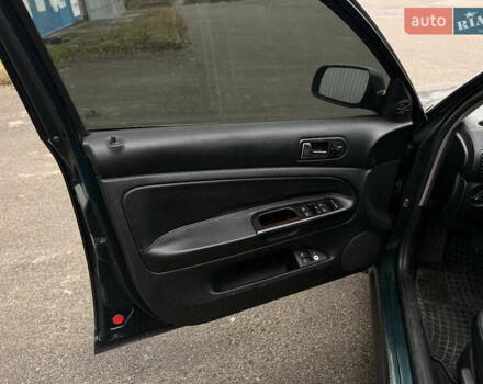 Зелений Фольксваген Пассат, об'ємом двигуна 1.8 л та пробігом 285 тис. км за 4499 $, фото 5 на Automoto.ua