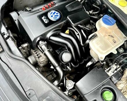 Зеленый Фольксваген Пассат, объемом двигателя 1.6 л и пробегом 329 тыс. км за 4600 $, фото 11 на Automoto.ua