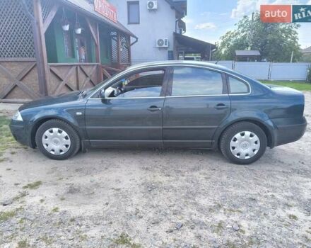 Зеленый Фольксваген Пассат, объемом двигателя 1.78 л и пробегом 290 тыс. км за 3700 $, фото 1 на Automoto.ua