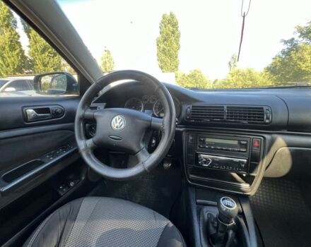 Зеленый Фольксваген Пассат, объемом двигателя 1.8 л и пробегом 382 тыс. км за 3600 $, фото 19 на Automoto.ua