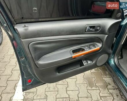 Зеленый Фольксваген Пассат, объемом двигателя 1.78 л и пробегом 250 тыс. км за 4550 $, фото 5 на Automoto.ua