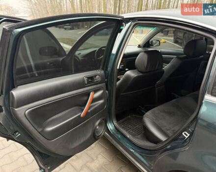 Зелений Фольксваген Пассат, об'ємом двигуна 1.8 л та пробігом 285 тис. км за 4499 $, фото 15 на Automoto.ua