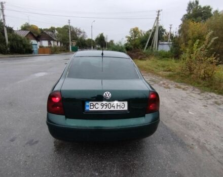 Зеленый Фольксваген Пассат, объемом двигателя 2 л и пробегом 280 тыс. км за 3100 $, фото 2 на Automoto.ua