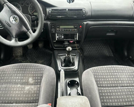 Зелений Фольксваген Пассат, об'ємом двигуна 1.8 л та пробігом 250 тис. км за 3400 $, фото 6 на Automoto.ua