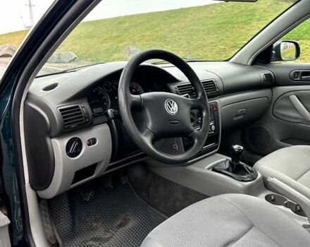 Зеленый Фольксваген Пассат, объемом двигателя 1.6 л и пробегом 329 тыс. км за 4600 $, фото 9 на Automoto.ua