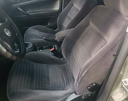 Зеленый Фольксваген Пассат, объемом двигателя 1.6 л и пробегом 300 тыс. км за 4700 $, фото 4 на Automoto.ua