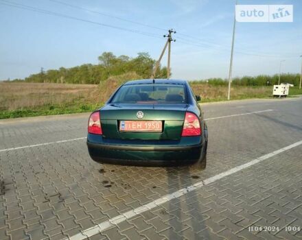 Зелений Фольксваген Пассат, об'ємом двигуна 1.6 л та пробігом 240 тис. км за 4299 $, фото 4 на Automoto.ua