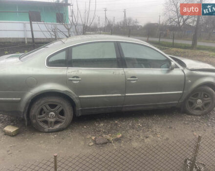 Зеленый Фольксваген Пассат, объемом двигателя 1.8 л и пробегом 300 тыс. км за 2200 $, фото 3 на Automoto.ua