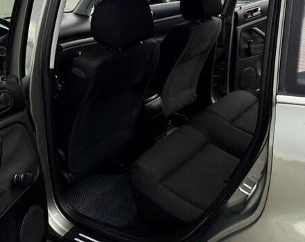 Зелений Фольксваген Пассат, об'ємом двигуна 1.6 л та пробігом 202 тис. км за 4399 $, фото 10 на Automoto.ua