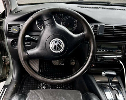 Зеленый Фольксваген Пассат, объемом двигателя 1.78 л и пробегом 255 тыс. км за 3999 $, фото 3 на Automoto.ua