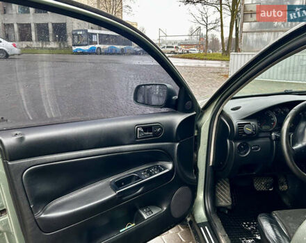 Зеленый Фольксваген Пассат, объемом двигателя 1.78 л и пробегом 255 тыс. км за 3999 $, фото 4 на Automoto.ua