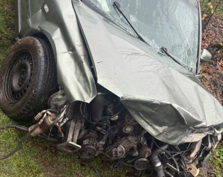 Зеленый Фольксваген Пассат, объемом двигателя 0 л и пробегом 200 тыс. км за 950 $, фото 2 на Automoto.ua