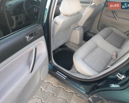 Зелений Фольксваген Пассат, об'ємом двигуна 1.6 л та пробігом 254 тис. км за 4799 $, фото 14 на Automoto.ua