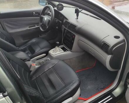 Зеленый Фольксваген Пассат, объемом двигателя 1.78 л и пробегом 280 тыс. км за 3600 $, фото 7 на Automoto.ua