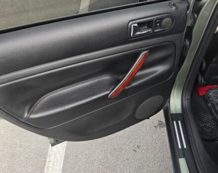 Зеленый Фольксваген Пассат, объемом двигателя 1.8 л и пробегом 351 тыс. км за 4000 $, фото 8 на Automoto.ua