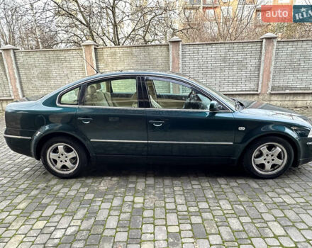 Зеленый Фольксваген Пассат, объемом двигателя 2.5 л и пробегом 273 тыс. км за 3899 $, фото 2 на Automoto.ua