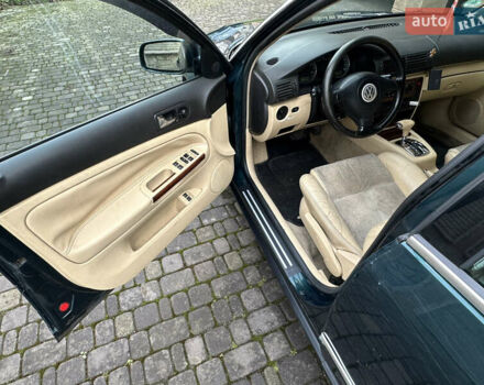 Зеленый Фольксваген Пассат, объемом двигателя 2.5 л и пробегом 273 тыс. км за 3899 $, фото 7 на Automoto.ua