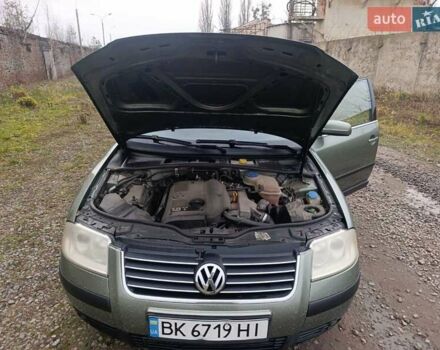 Зеленый Фольксваген Пассат, объемом двигателя 1.78 л и пробегом 280 тыс. км за 3600 $, фото 6 на Automoto.ua