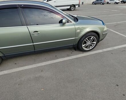 Зеленый Фольксваген Пассат, объемом двигателя 1.8 л и пробегом 351 тыс. км за 4000 $, фото 4 на Automoto.ua