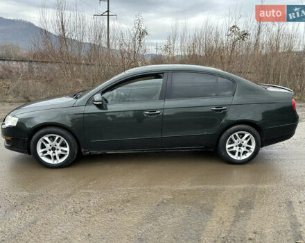Зеленый Фольксваген Пассат, объемом двигателя 1.97 л и пробегом 350 тыс. км за 4150 $, фото 7 на Automoto.ua
