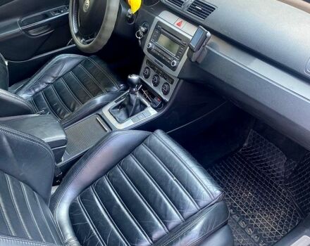 Зеленый Фольксваген Пассат, объемом двигателя 2 л и пробегом 250 тыс. км за 5200 $, фото 3 на Automoto.ua